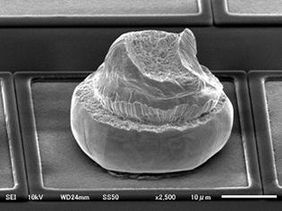 15-µm wire into 30-µm bump